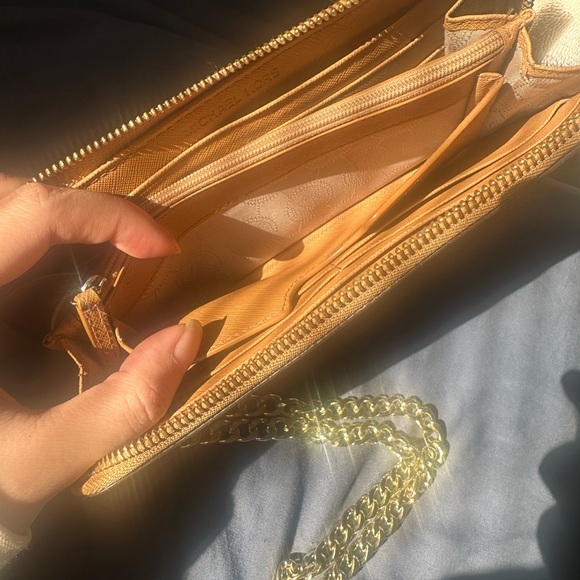 SOLD Michael Kors Long Zip Around Wallet Wristlet - Picture 14 of 17